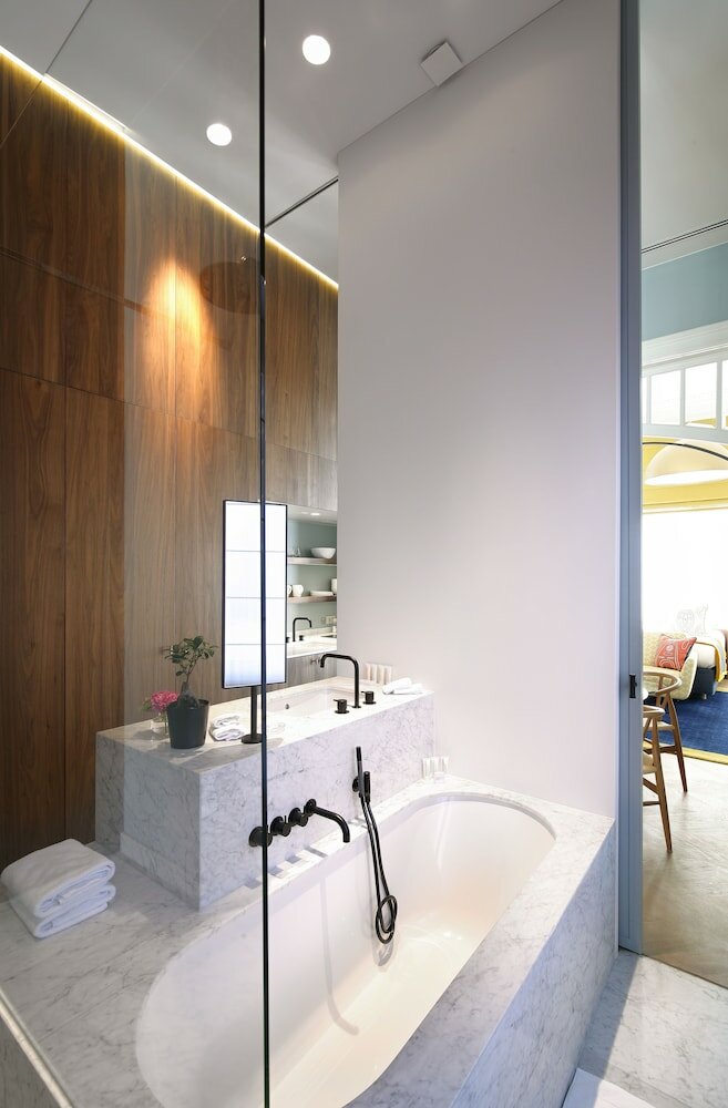 Фото Raphael Suites