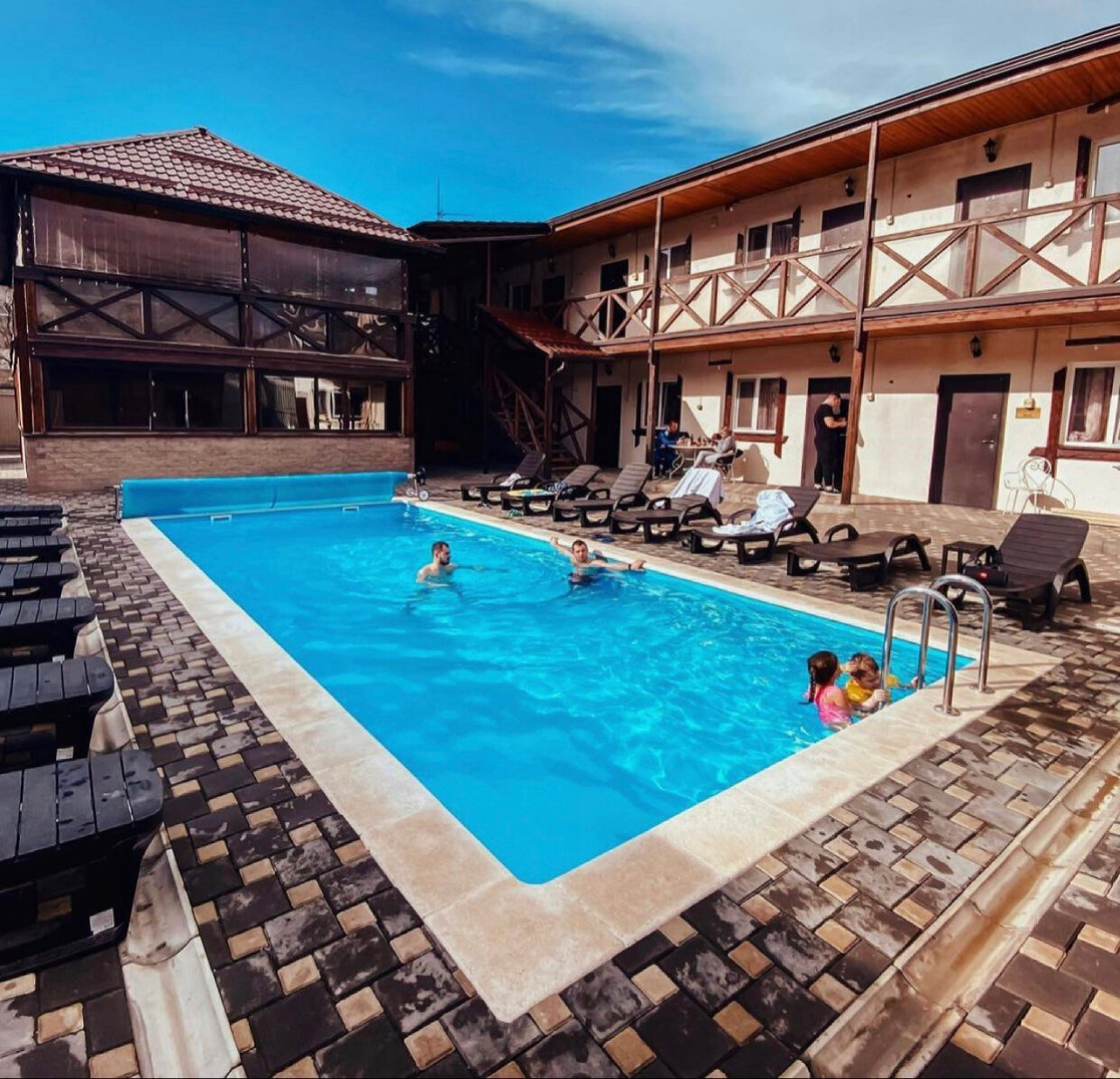 Фото отеля 1