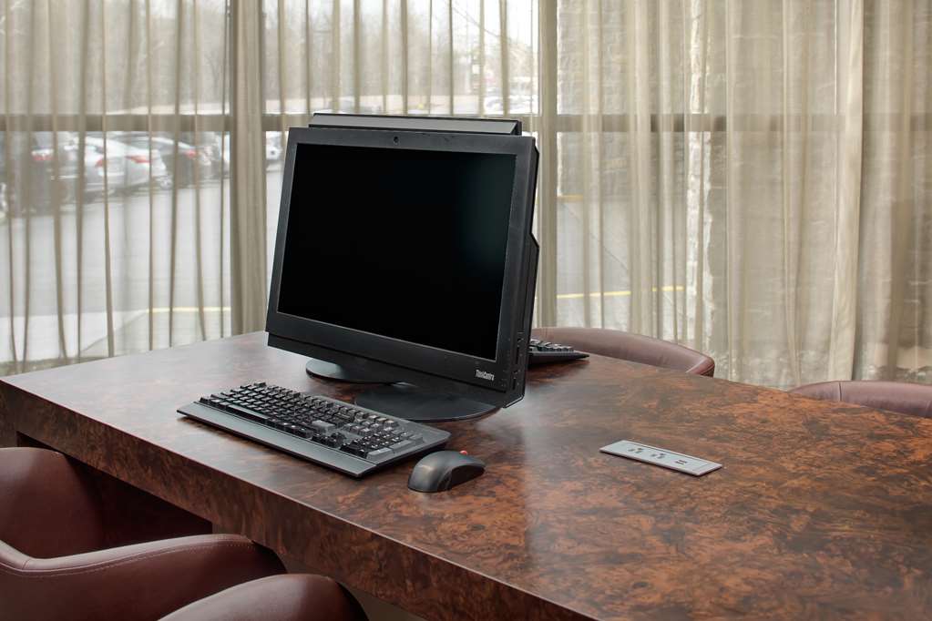 Фото Hilton Nashville Airport