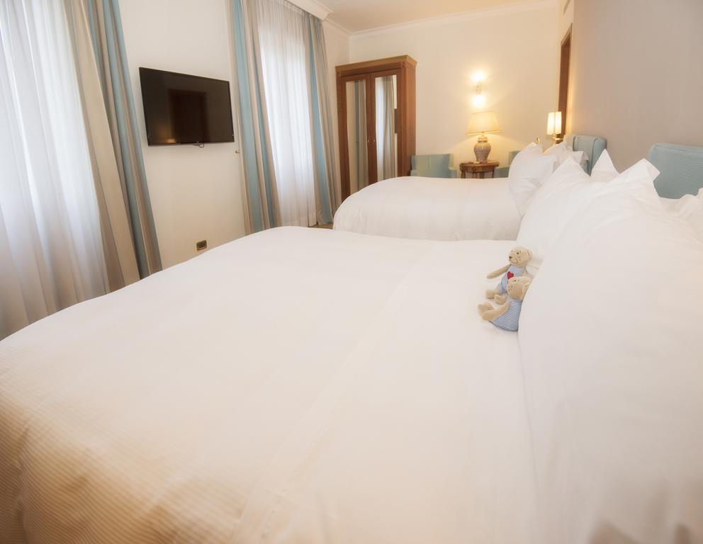 Фото Renaissance Naples Hotel Mediterraneo