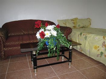 Фото Bachelor Inn Hotel