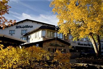 Фото Whistlers Inn Hotel
