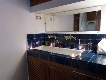 Фото Riad Hadika Maria