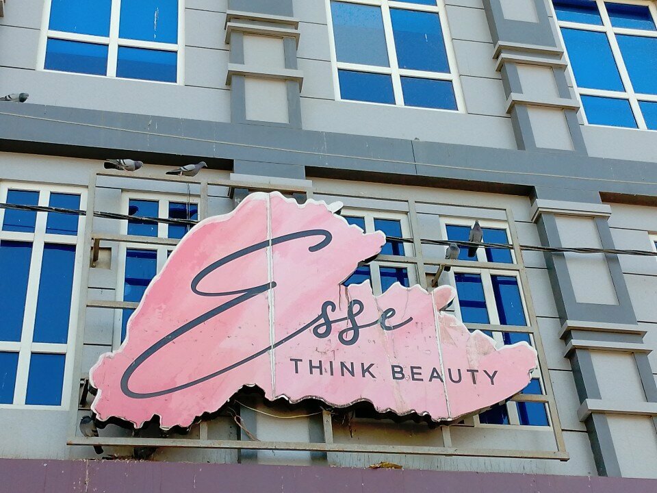 Beauty salon Esse, Karachi, photo