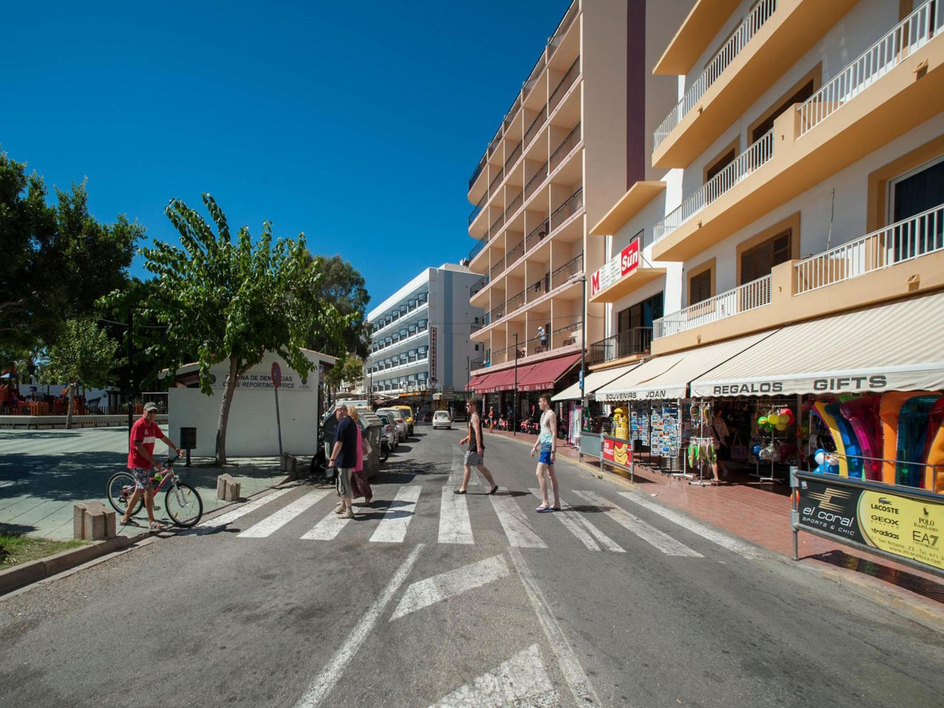 Фото The Blue Apartments by Ibiza Feeling