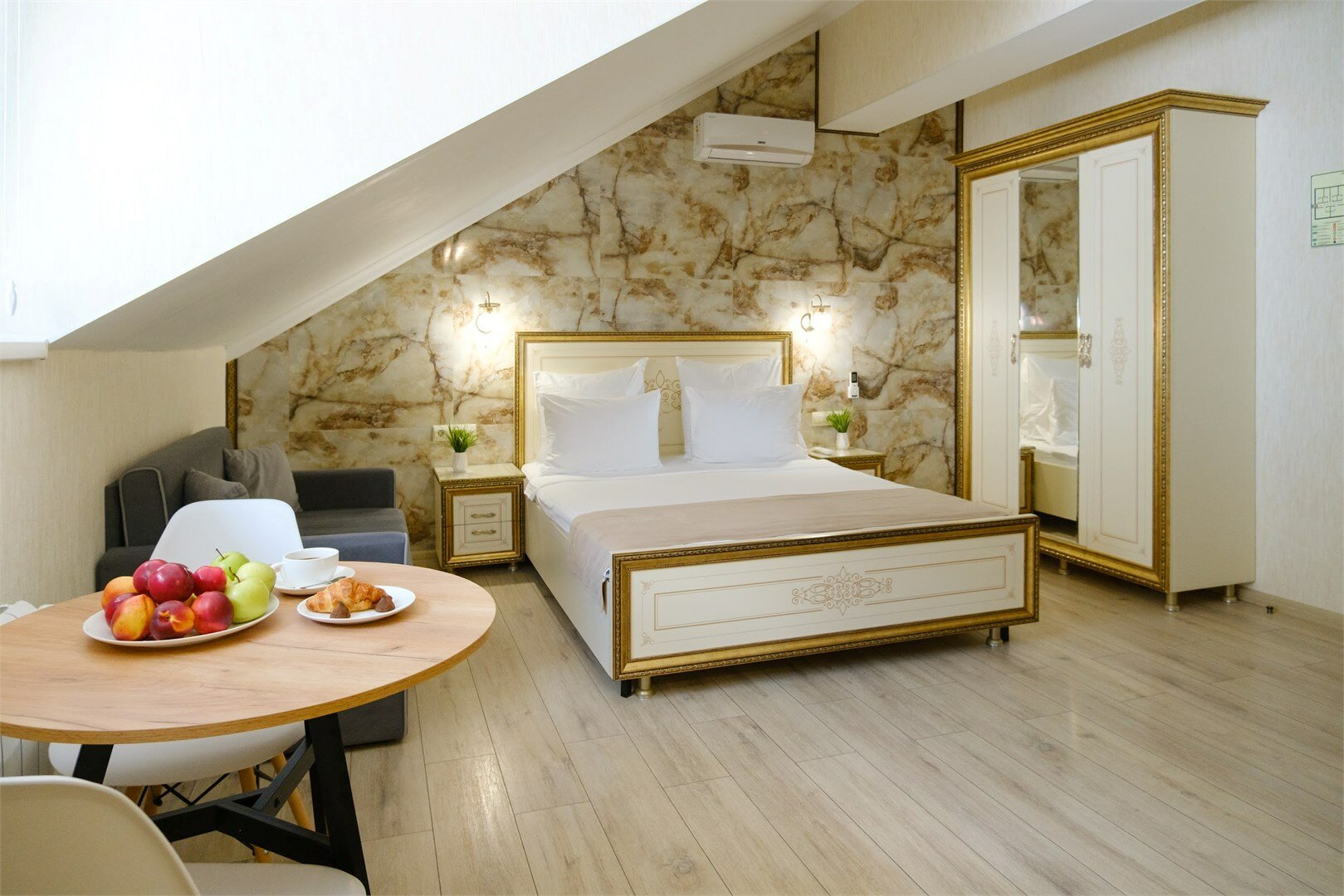 Фото Амбассадор