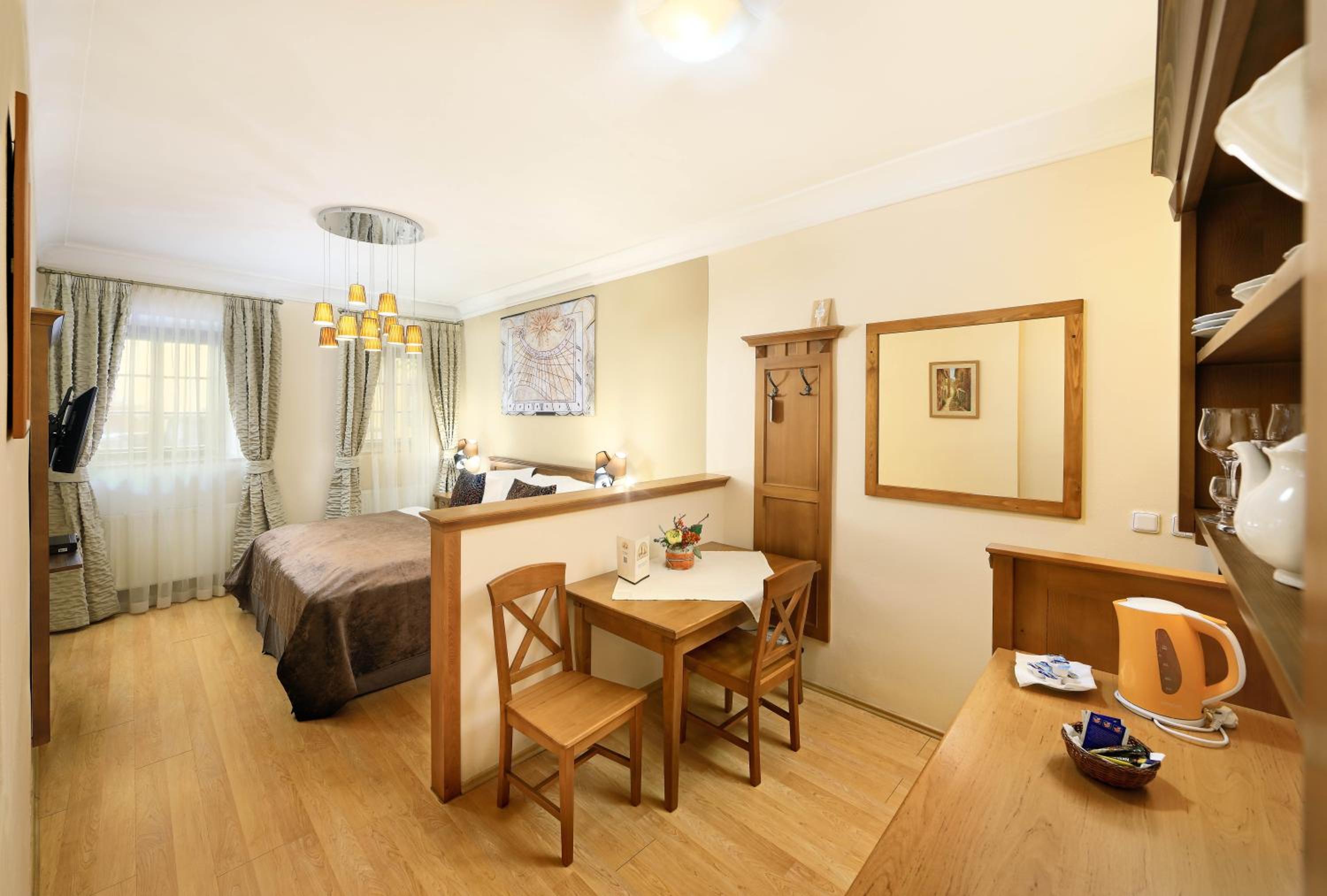 Фото Castle View Apartments