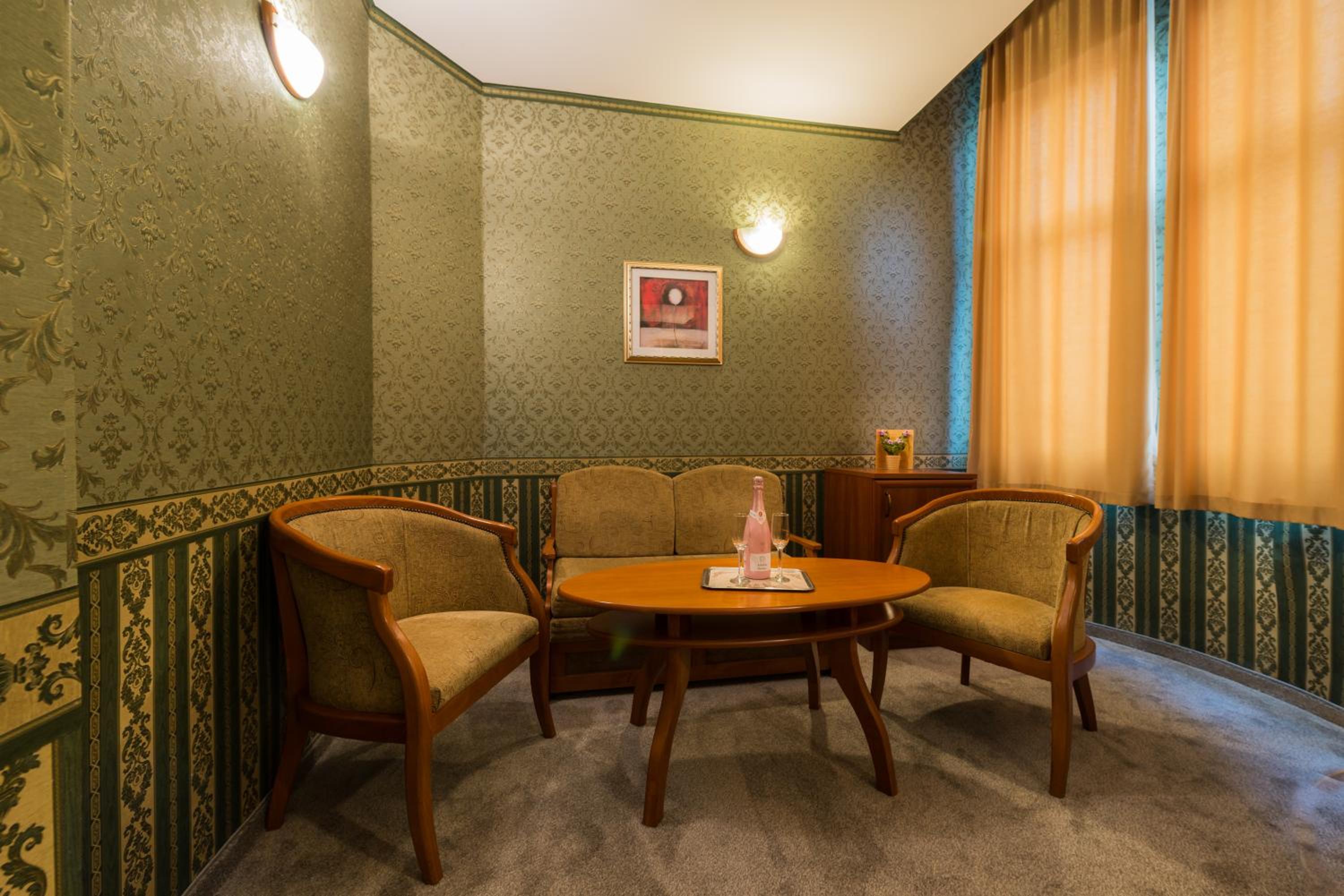 Фото Hotel Chiplakoff Burgas