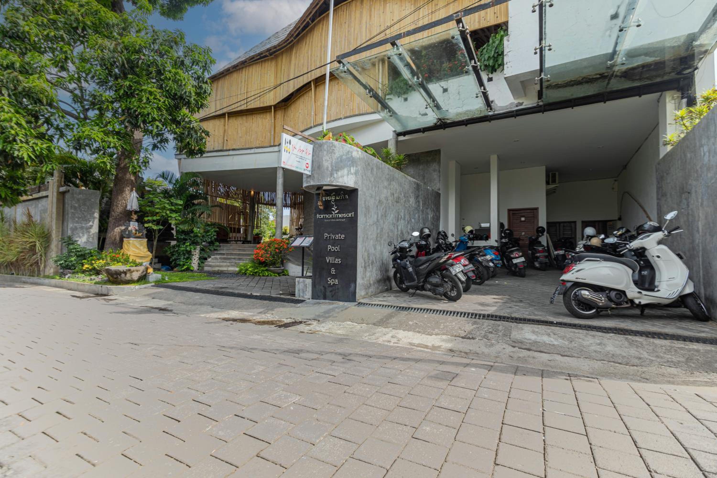 Фото Taman Mesari Luxury Villas-Seminyak