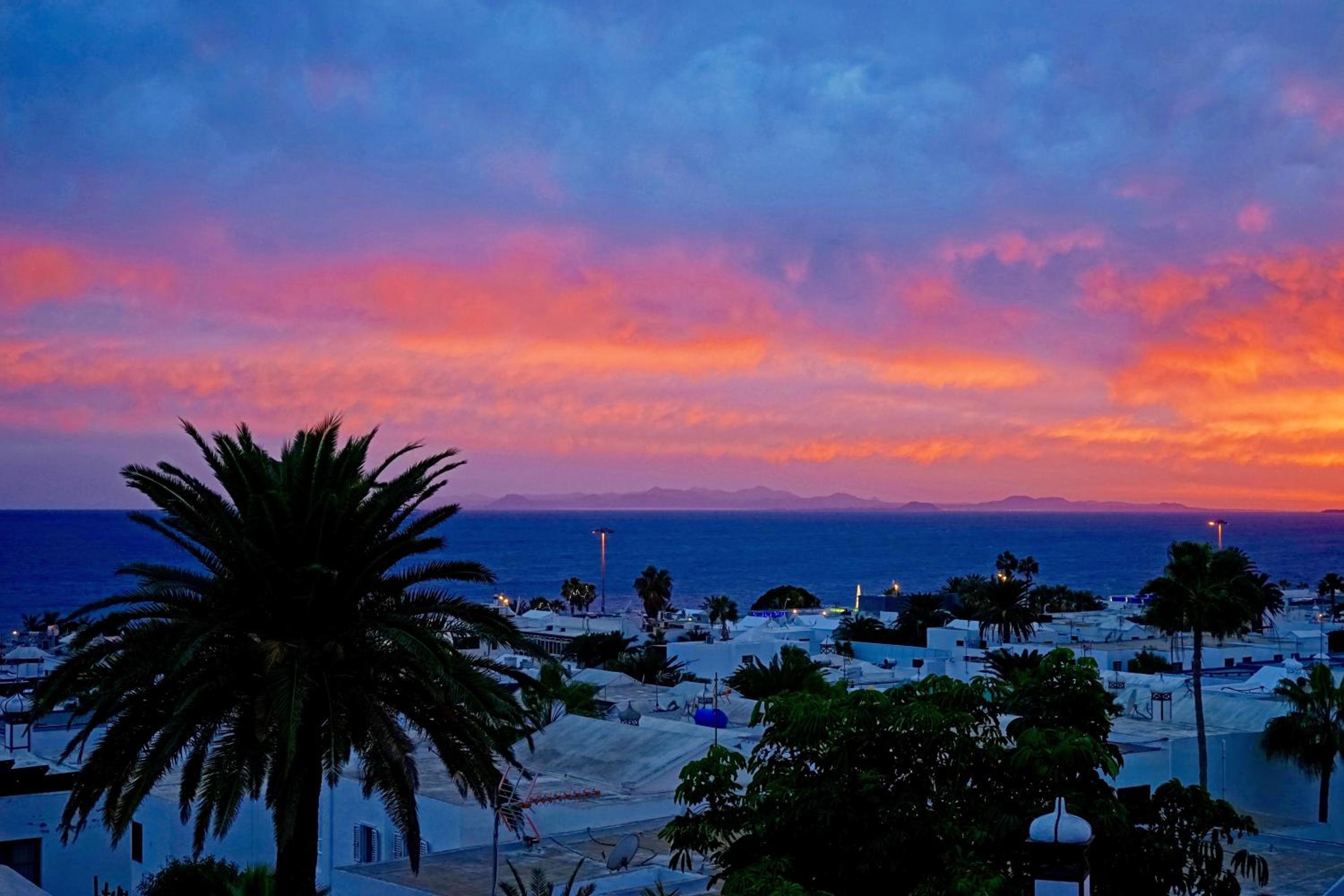 Фото Apartamentos Plaza Azul