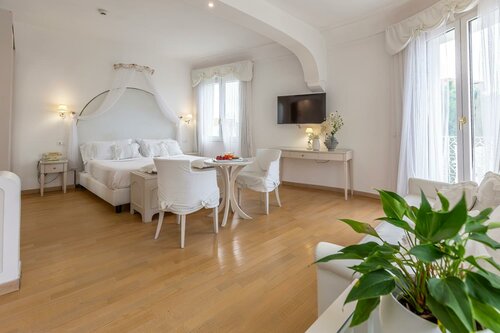 Гостиница Al Cavallino Bianco в Риччоне
