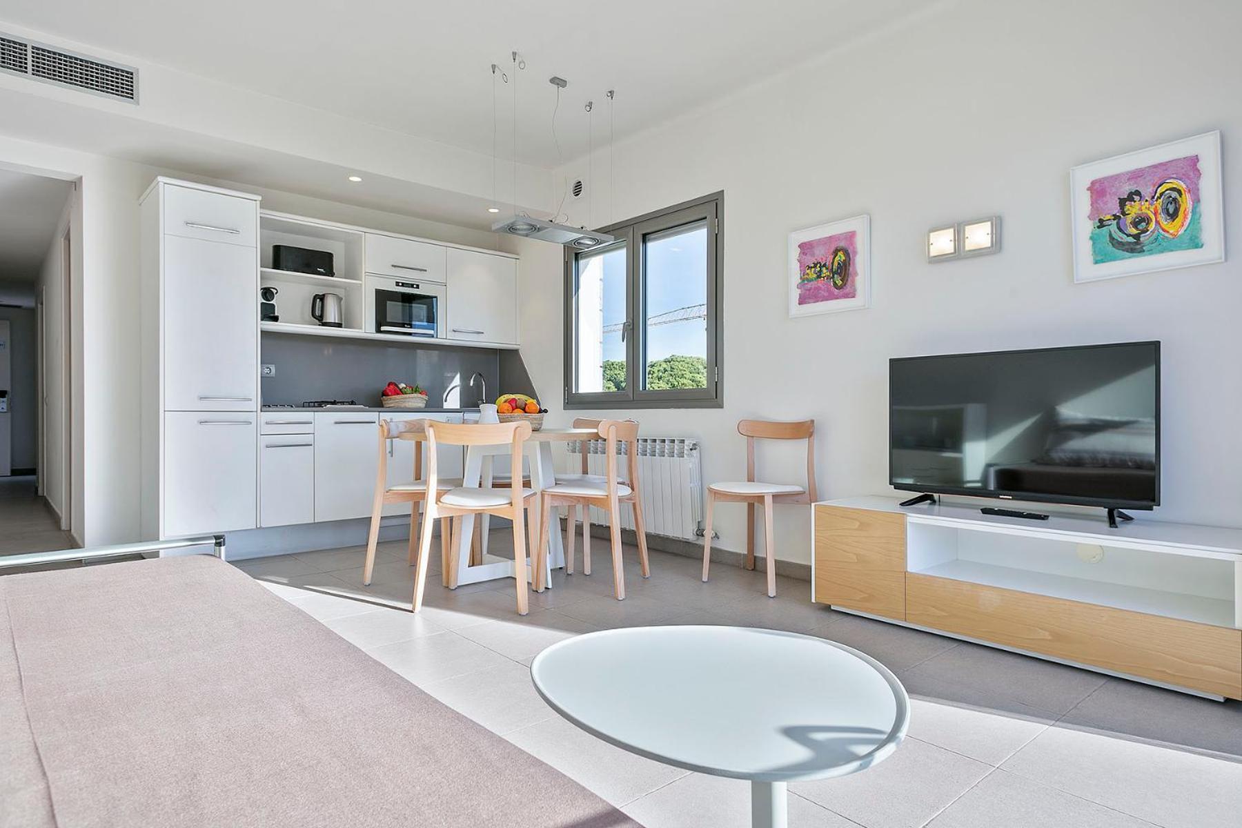 Фото Apartamentos Castellmar