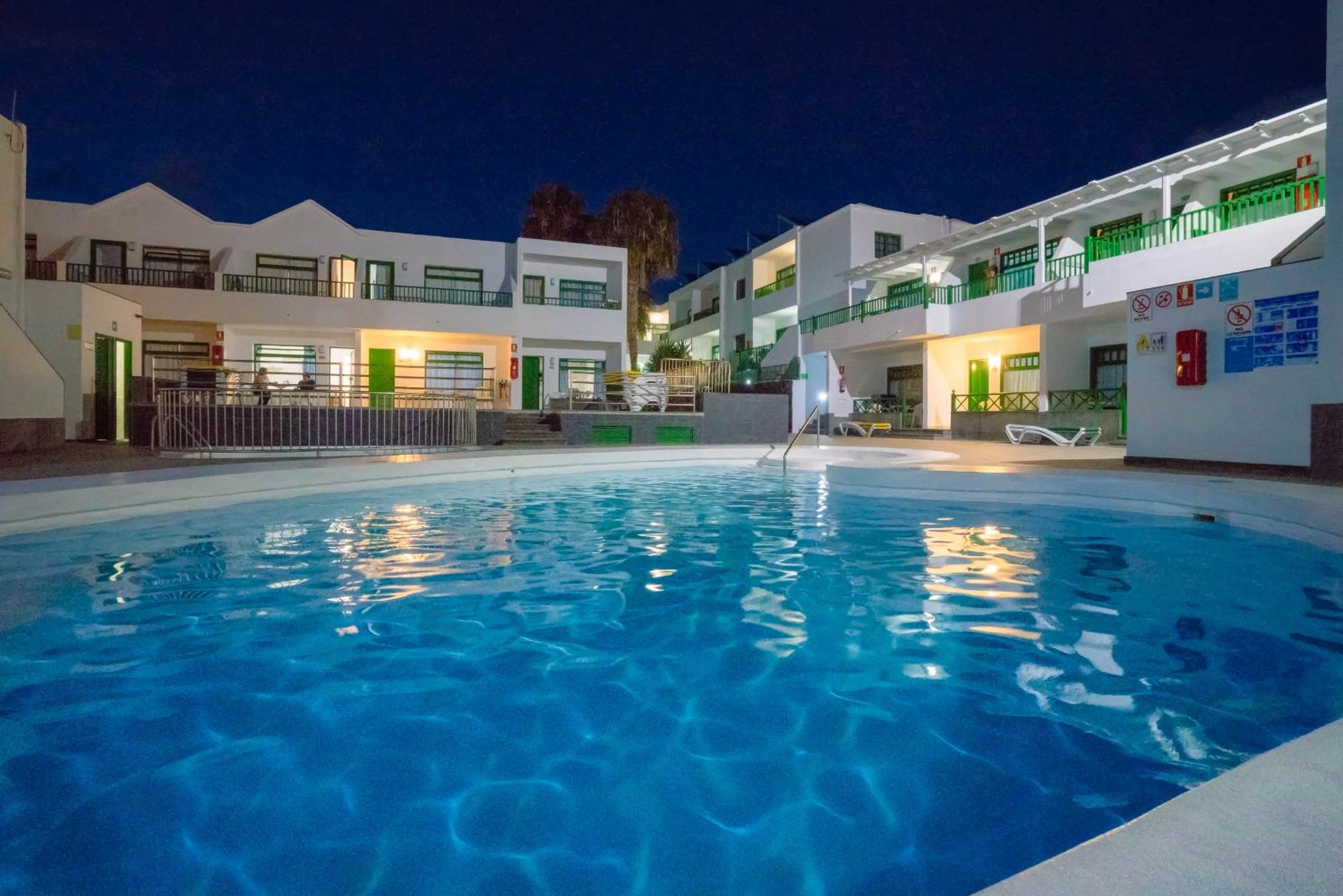 Фото Apartamentos Elena