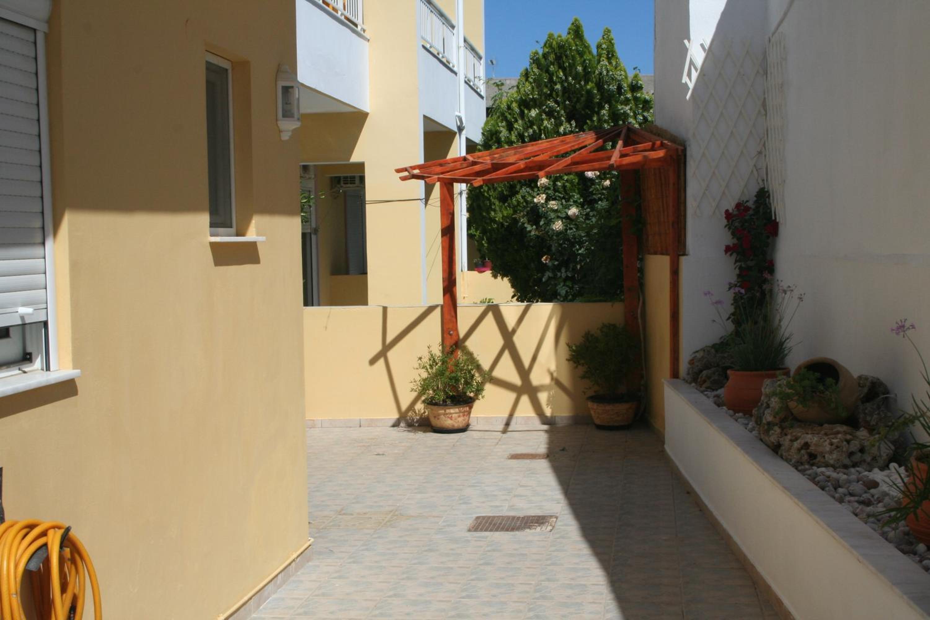 Фото Pantheon Deluxe Apartments