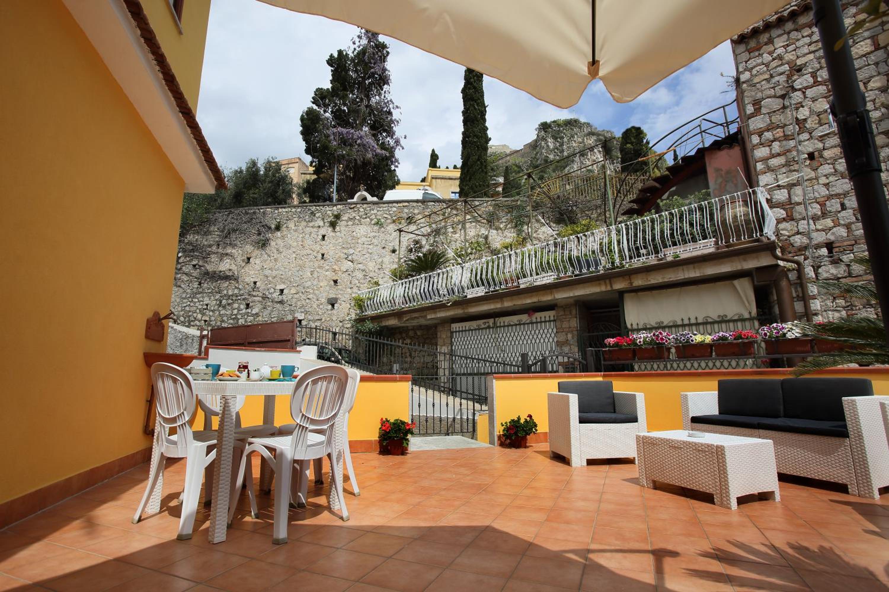 Фото Cartolina Apartment