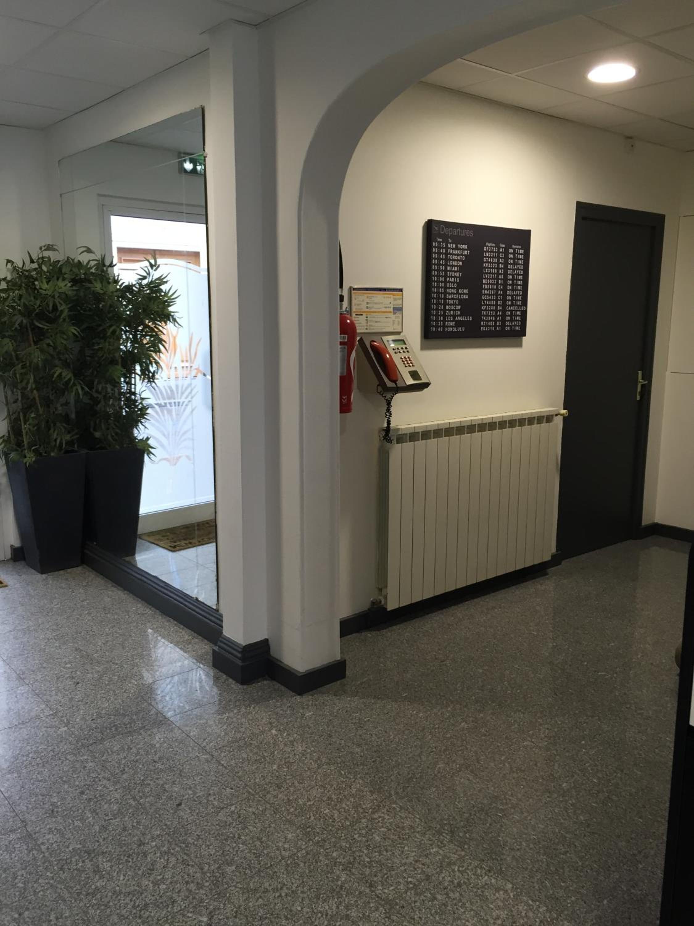 Фото Hôtel Moderne