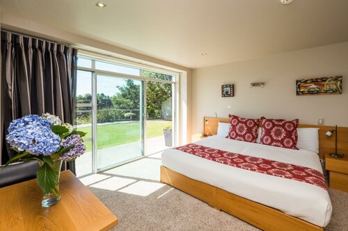 Гостиница One Burgess Hill в Нью-Плимуте