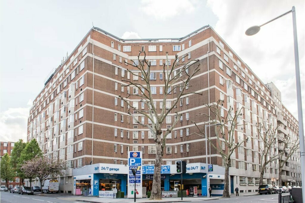 Short-term housing rental Chelsea Cloisters, London, photo