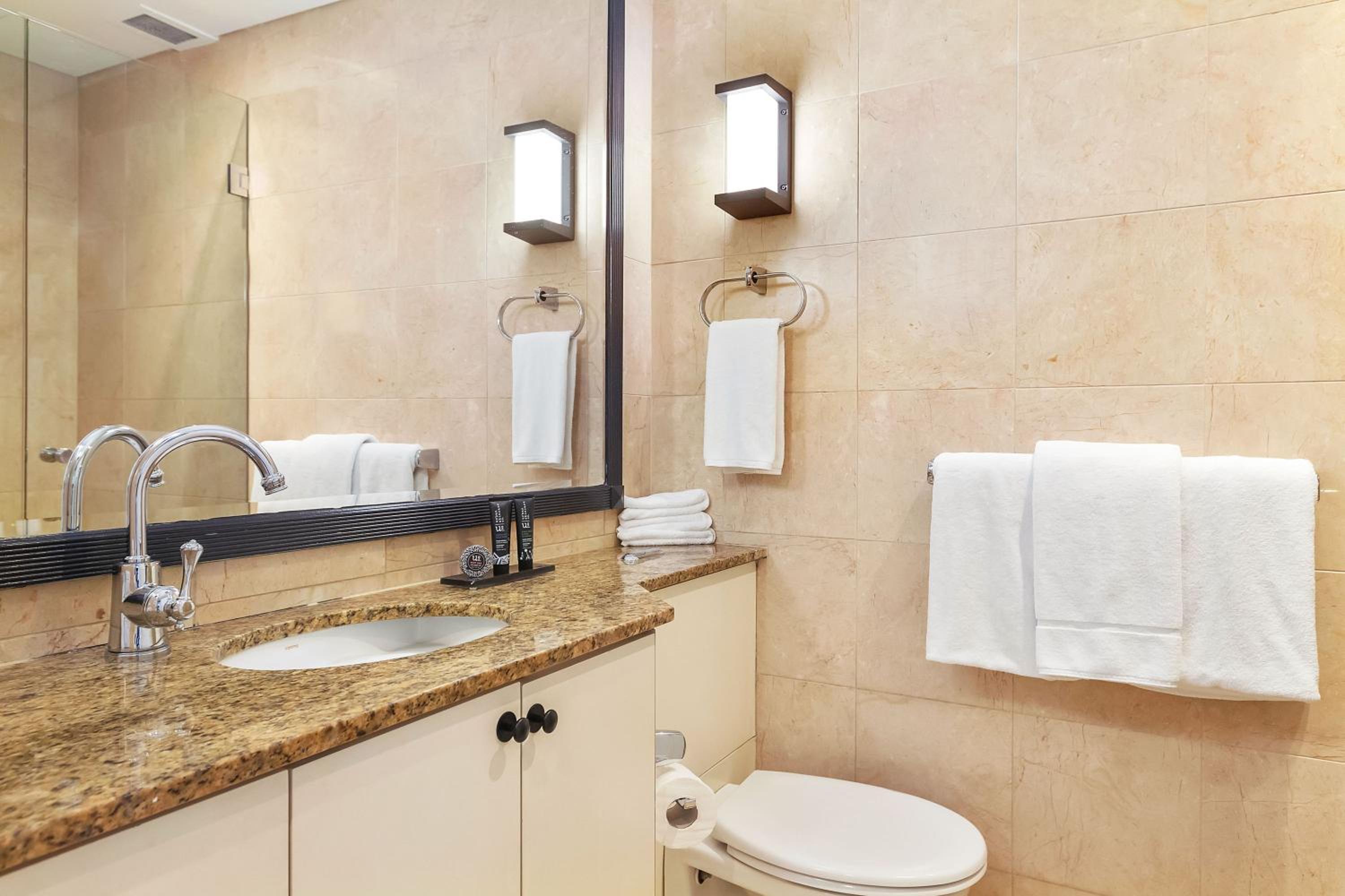 Фото Mantra 2 Bond Street Sydney