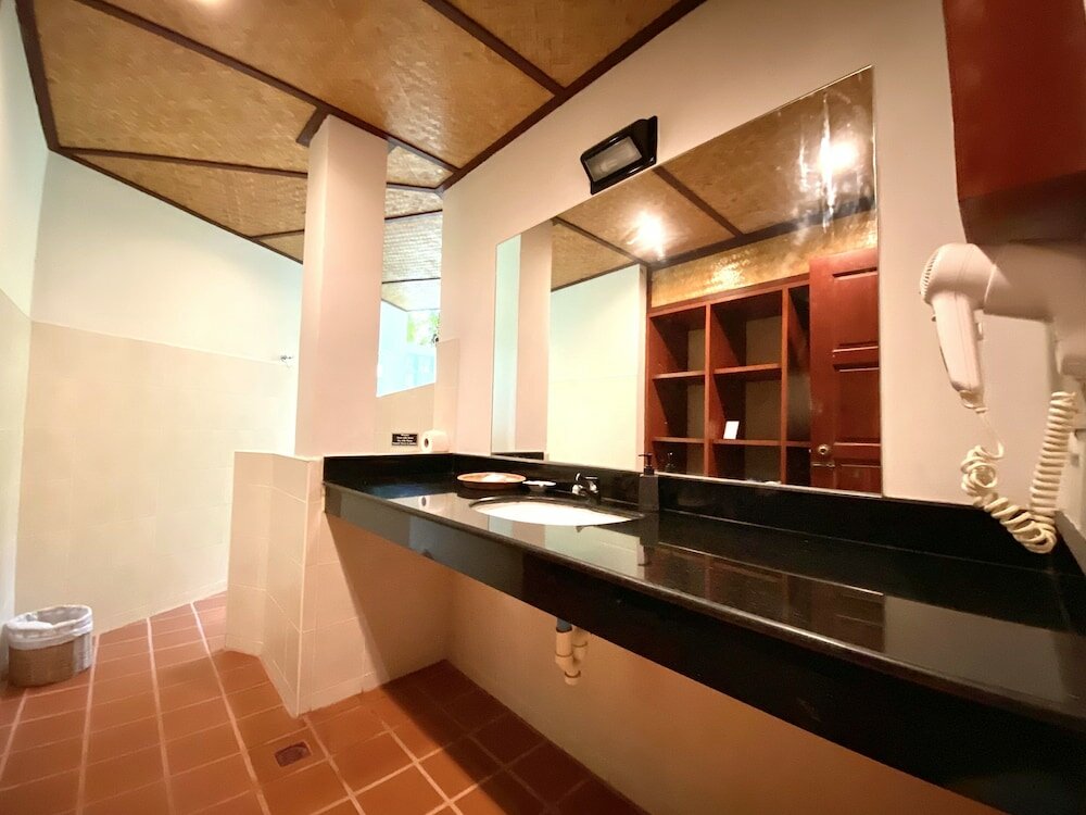 Фото Friendship Beach Resort & Atmanjai Wellness Centre