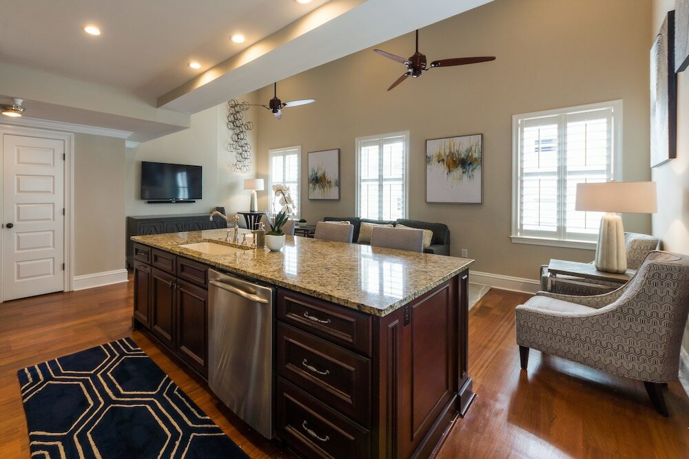 Фото The Quarters on King