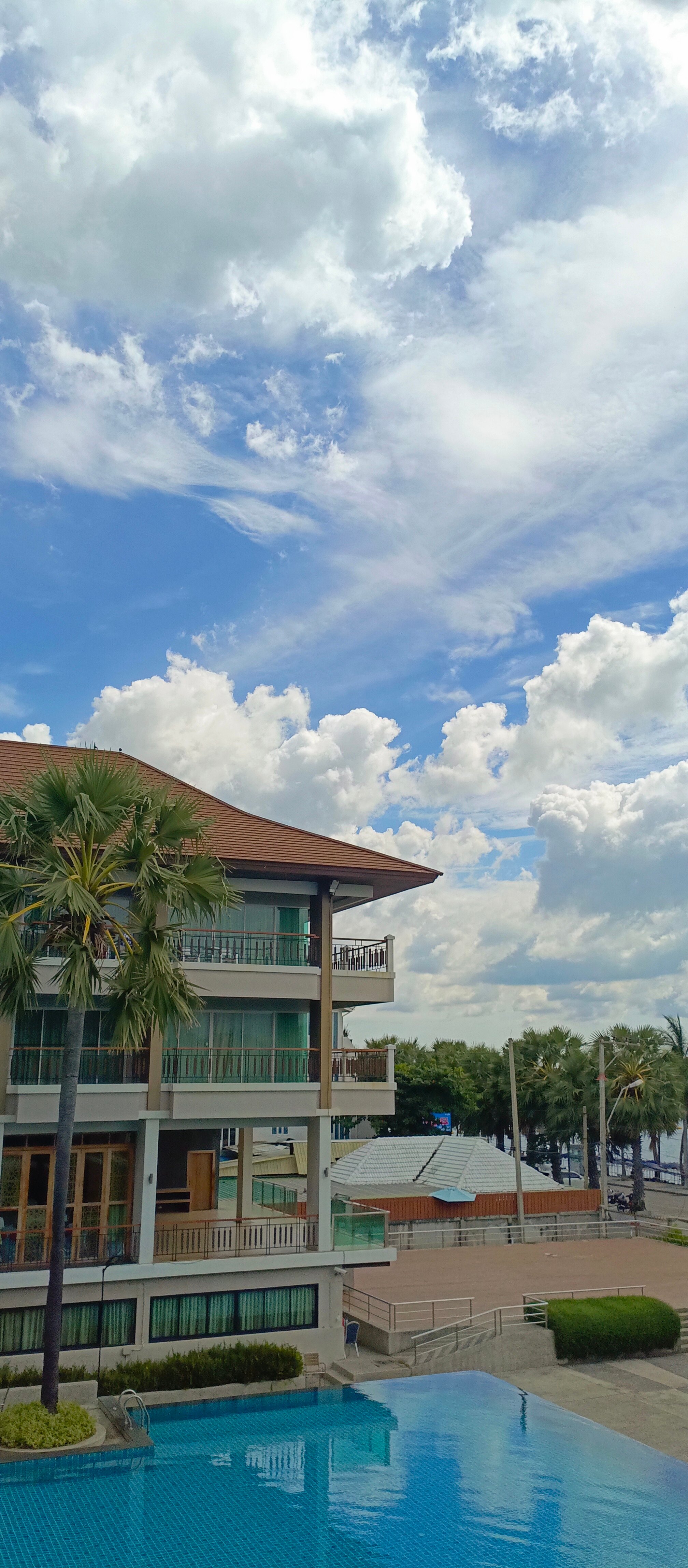 Фото Welcome World Beachfront Resort