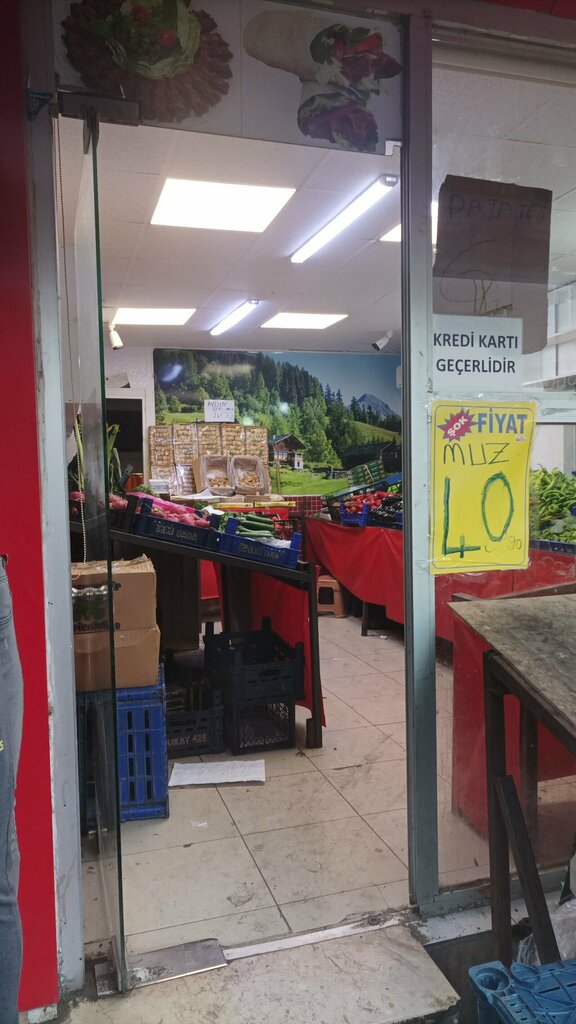 Greengrocery Labor Greengrocer, Istanbul, photo