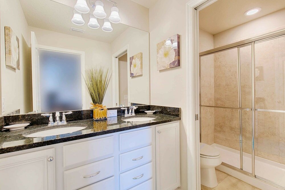 Фото Windsor At Westside № 8 - 8 Bed 6 Baths Villa