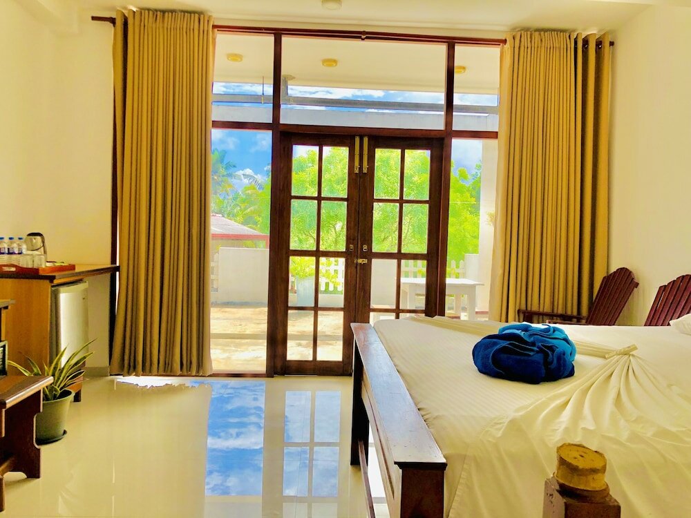 Фото Mirissa Beach Inn