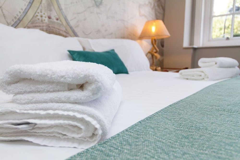 Фото The Captain Cook Hotel