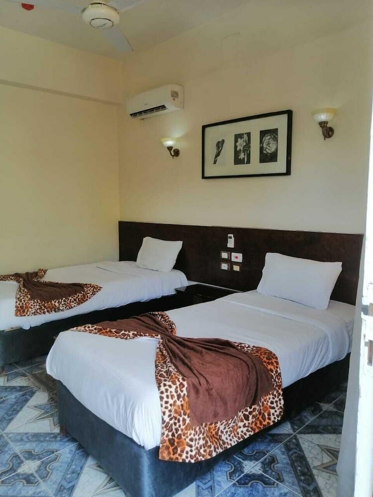 Фото Rezeiky Hotel And Camp