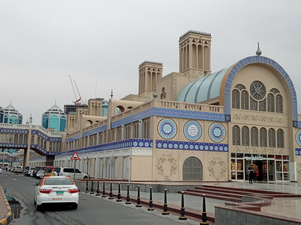 Shopping mall Central Souq-Gate 2, Sharjah, photo