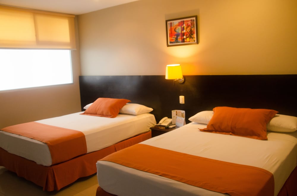 Фото Hotel Los Almendros