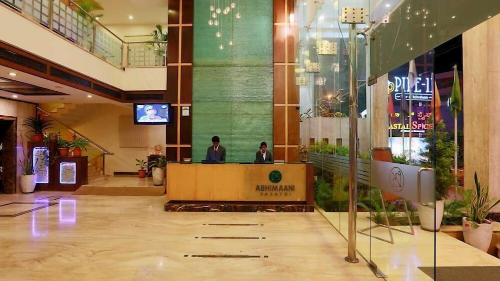 Фото Hotel Abhimaani Vasathi