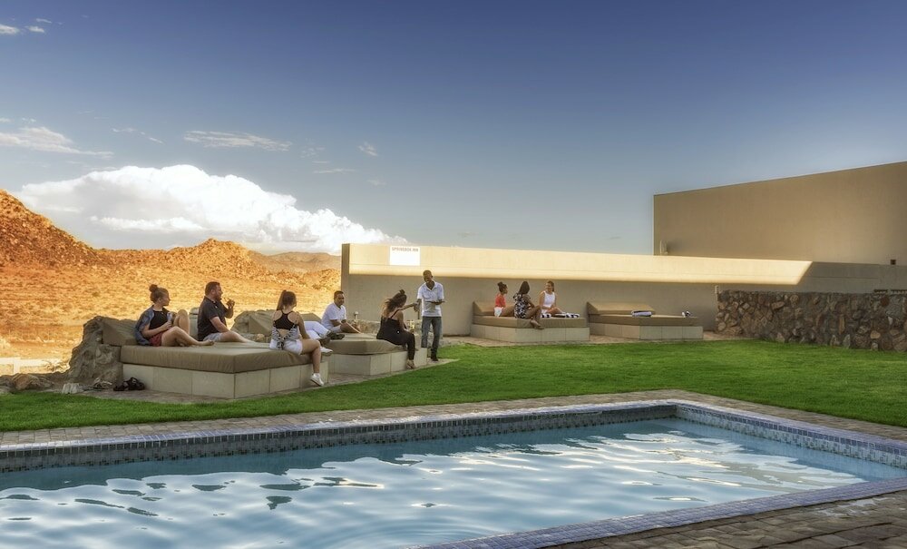 Фото Springbok Inn by Country Hotels