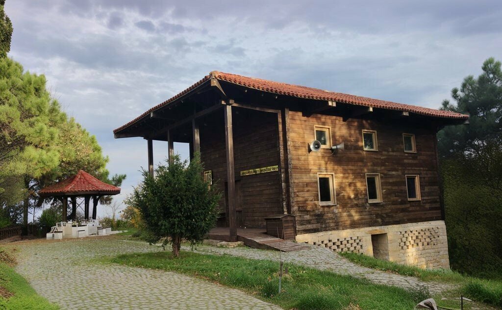 Museum Akcakoca Memorial Tomb, Kandira, photo