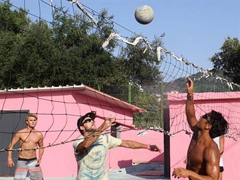 Фото The Pink Palace