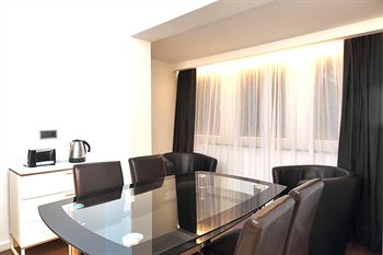 Фото The Queen Luxury Apartments - Villa Medici