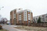 По ул. Верхняя Дуброва (ulitsa Verkhnyaya Dubrova, 2Б), housing complex