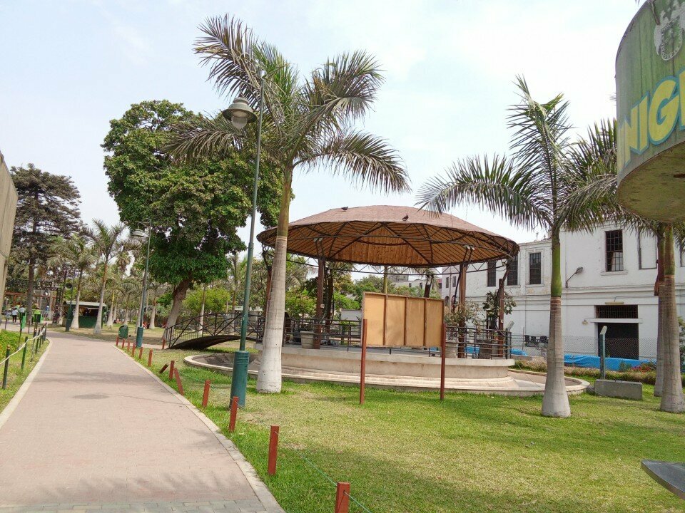 Education infrastructure Pergola, Lima, photo
