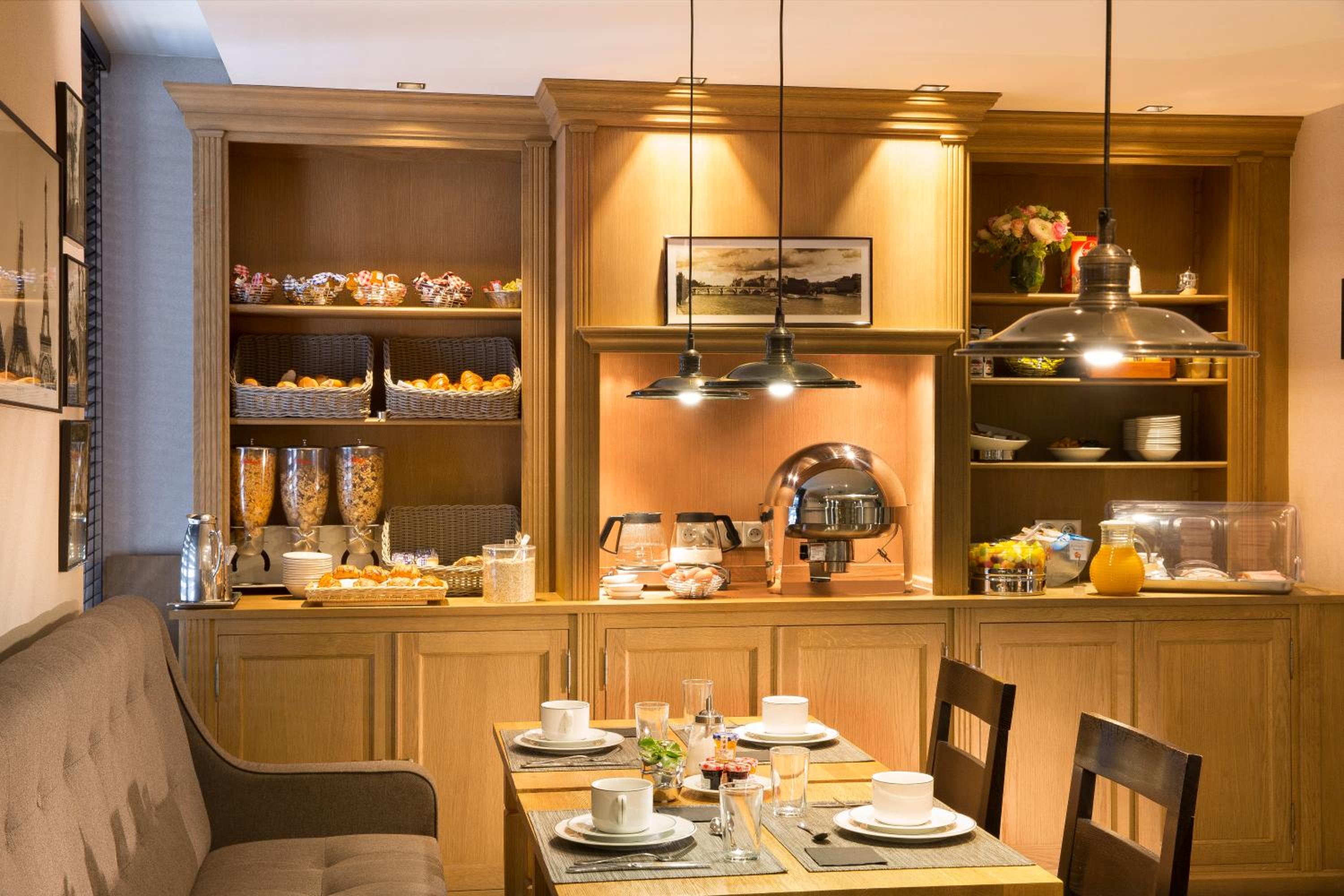 Фото Hotel Albert 1er Paris Lafayette