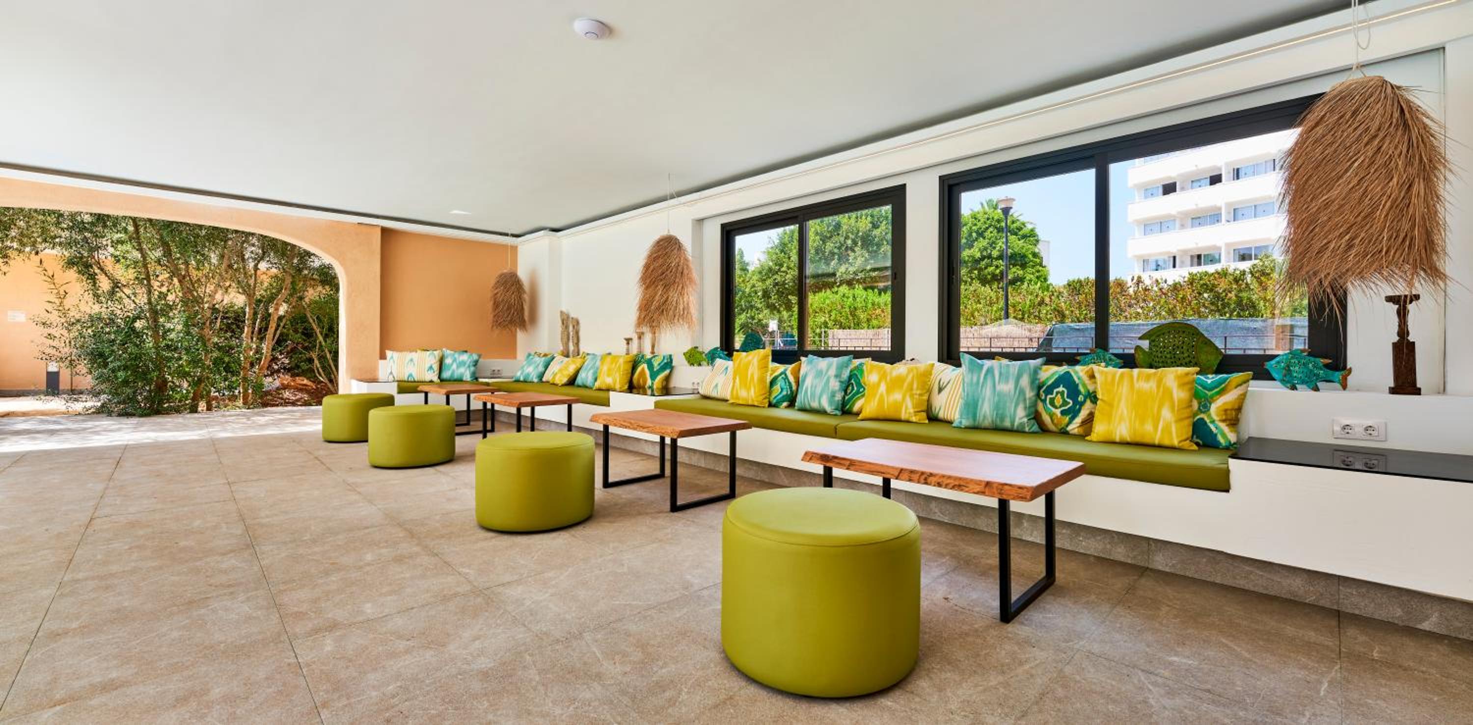 Фото Apartamentos Sinfony