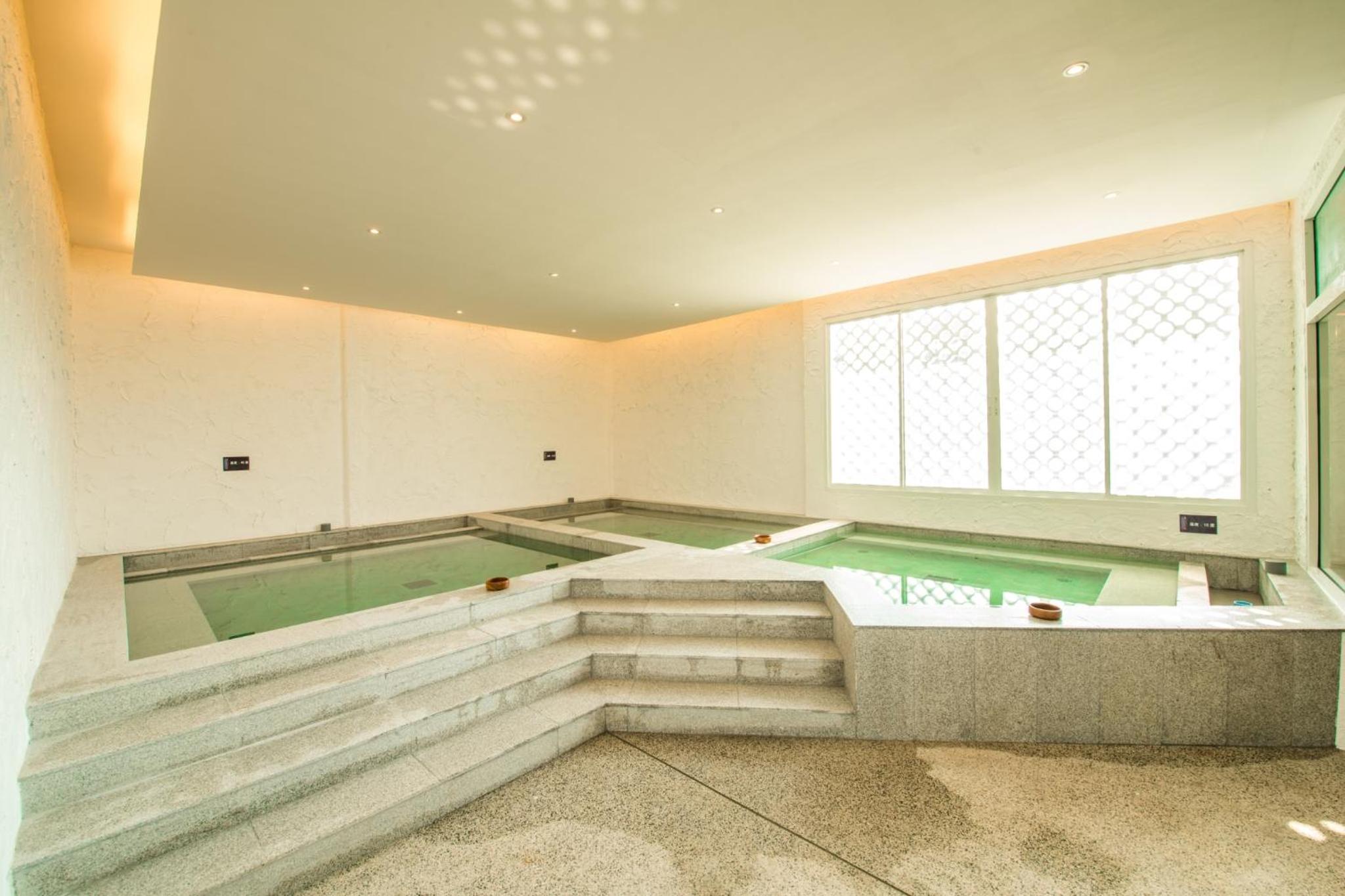 Фото Laemtong Service Apartment