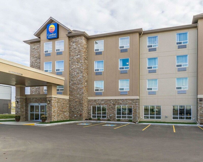 Гостиница Comfort Inn & Suites Edmonton International Airport
