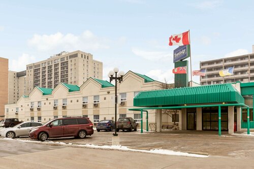 Гостиница Travelodge by Wyndham Winnipeg East в Виннипеге