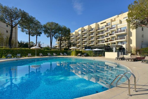 Гостиница Residéal Antibes в Антибе
