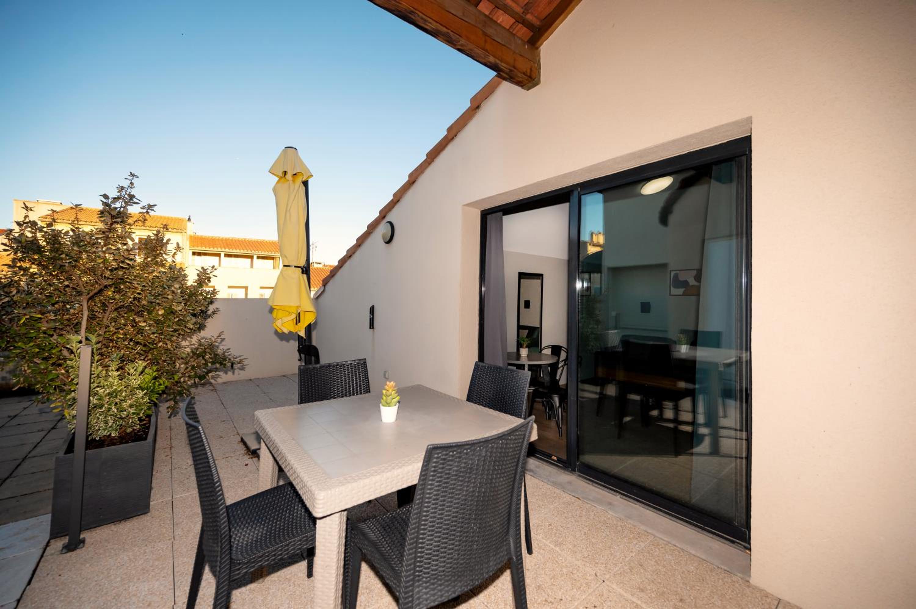 Фото Staycity Aparthotels Centre Vieux Port