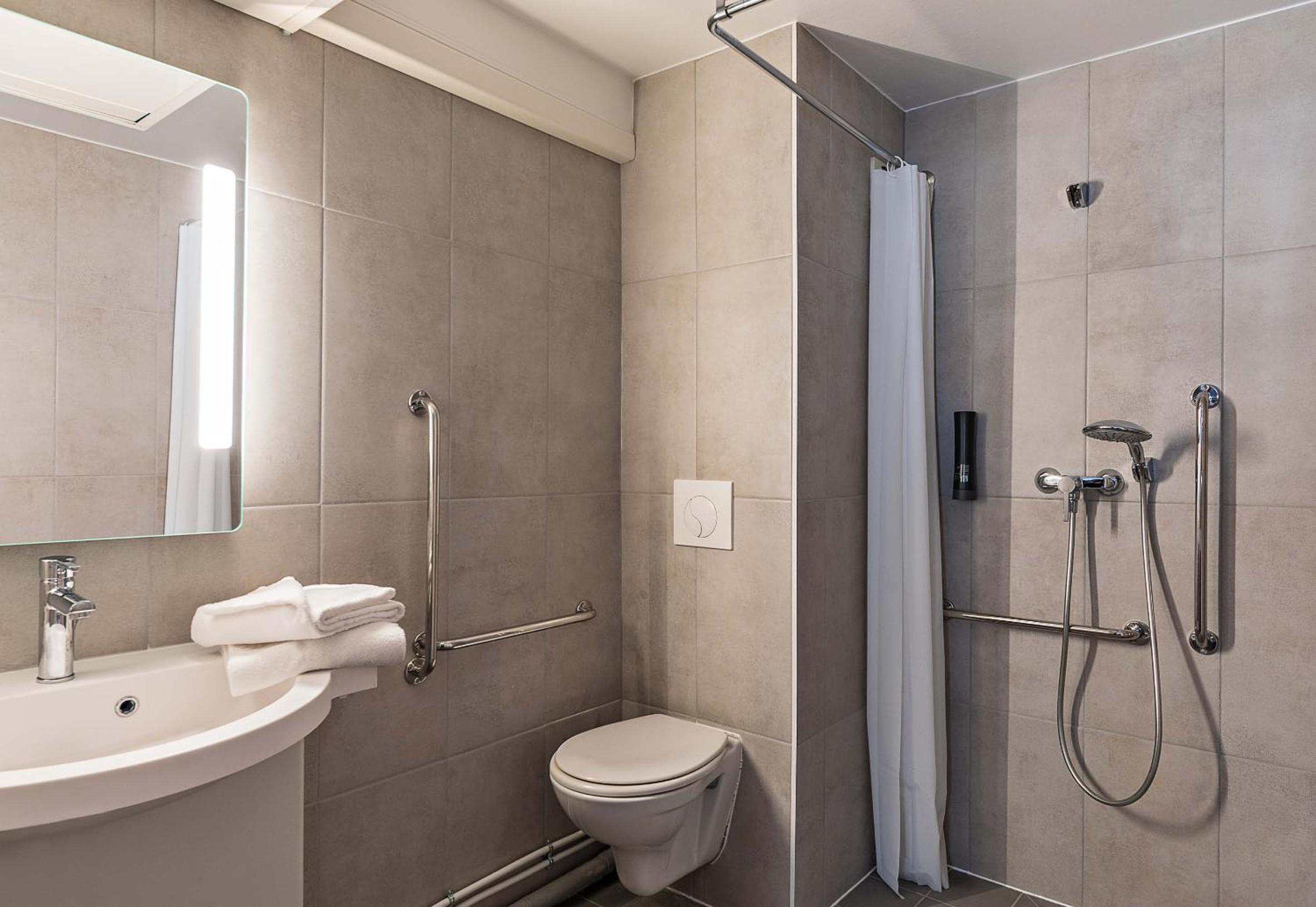 Фото B&b Hotel Rouen Centre Rive Droite