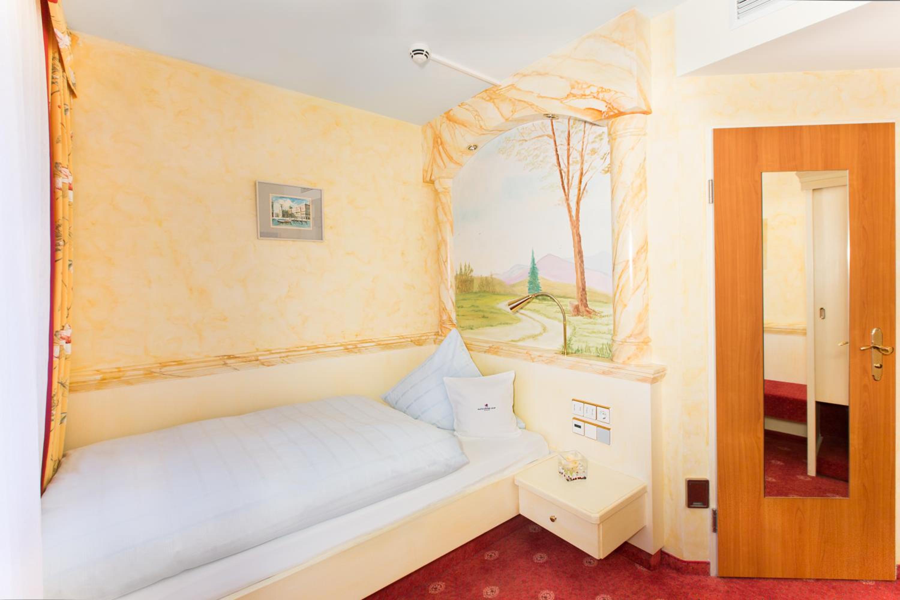 Фото Akzent Hotel Restaurant Altdorfer Hof