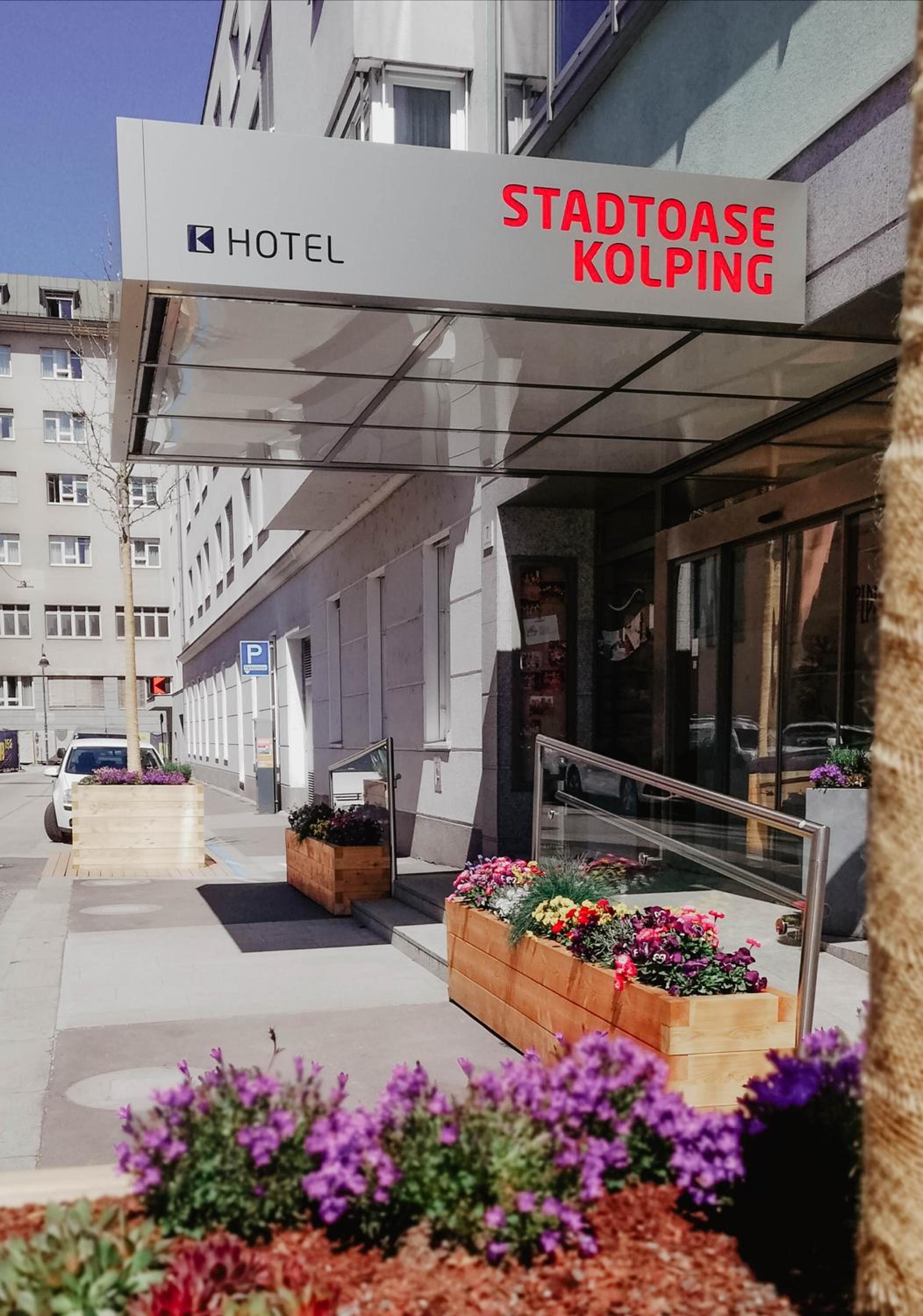 Фото Stadtoase Kolping Hotel